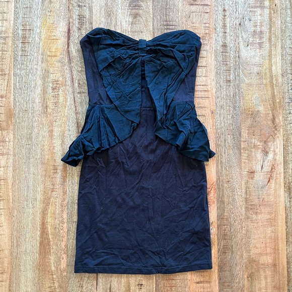 Strapless Bow Peplum Dress - Black - Picture 1 of 2